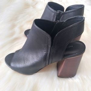Treasure & Bond Women's Black Leather  Peep Toe Block Heels Sz 8.5 M
